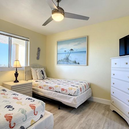 Oceanfront Balcony, Pool, Bbq, Steps To Flagler Ave Βίλα New Smyrna Beach Εξωτερικό φωτογραφία